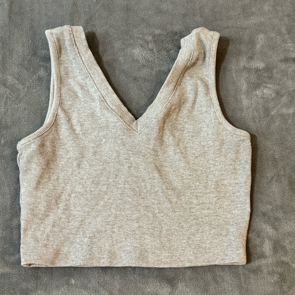 La Vie En Rose Heather Gray Buttoned Crop Top
#1283 - Picture 6 of 6